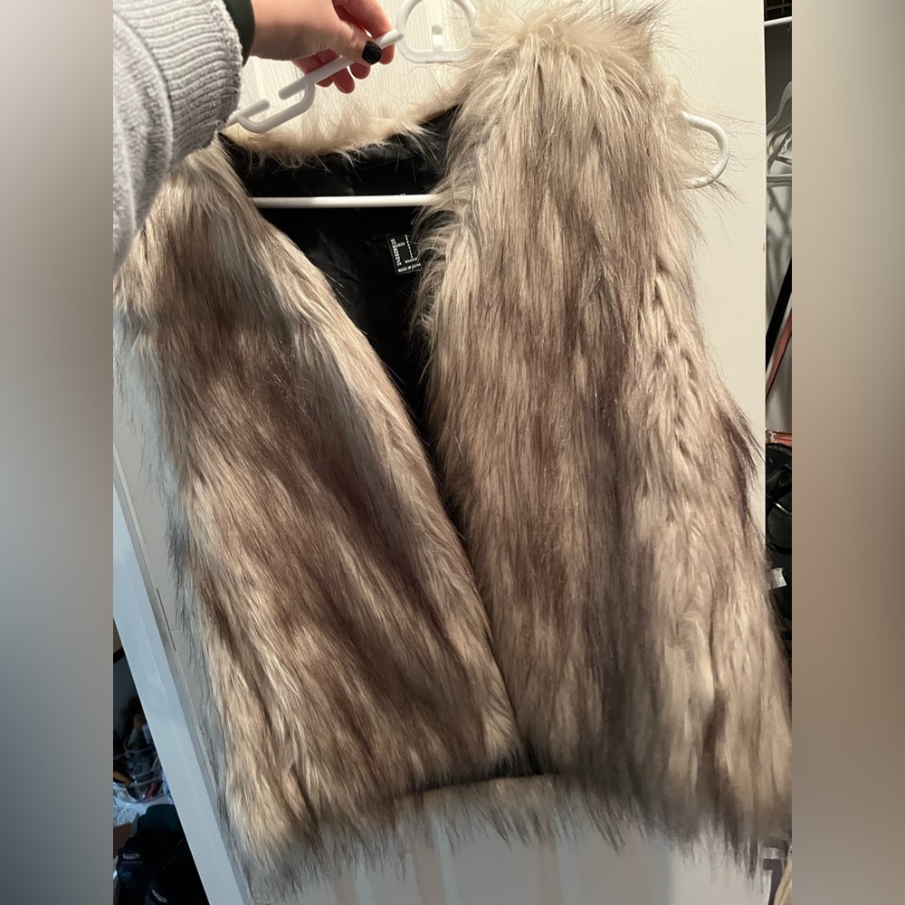 Fur vest
